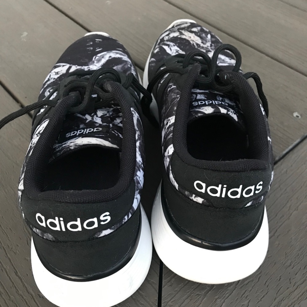 Adidas Cloud Foam Sneaker